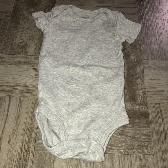 Lot of 3 Carter’s Onesie - Picture 3 of 4